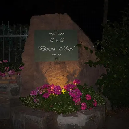 Donna Maja 3*